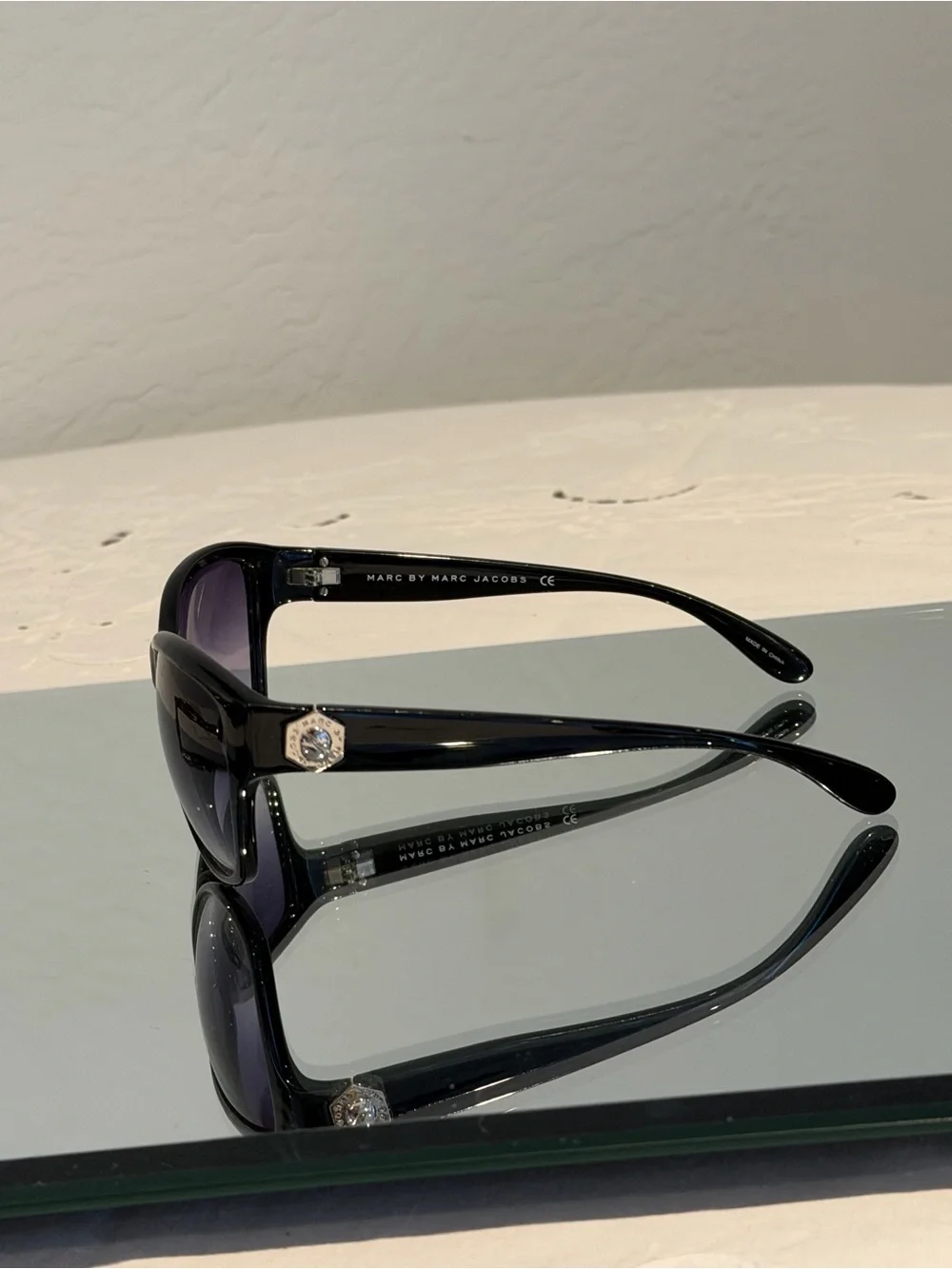 Marc By Marc Jacobs Black Cat-Eye Sunglasses with Gradient Blue-Gray Lenses